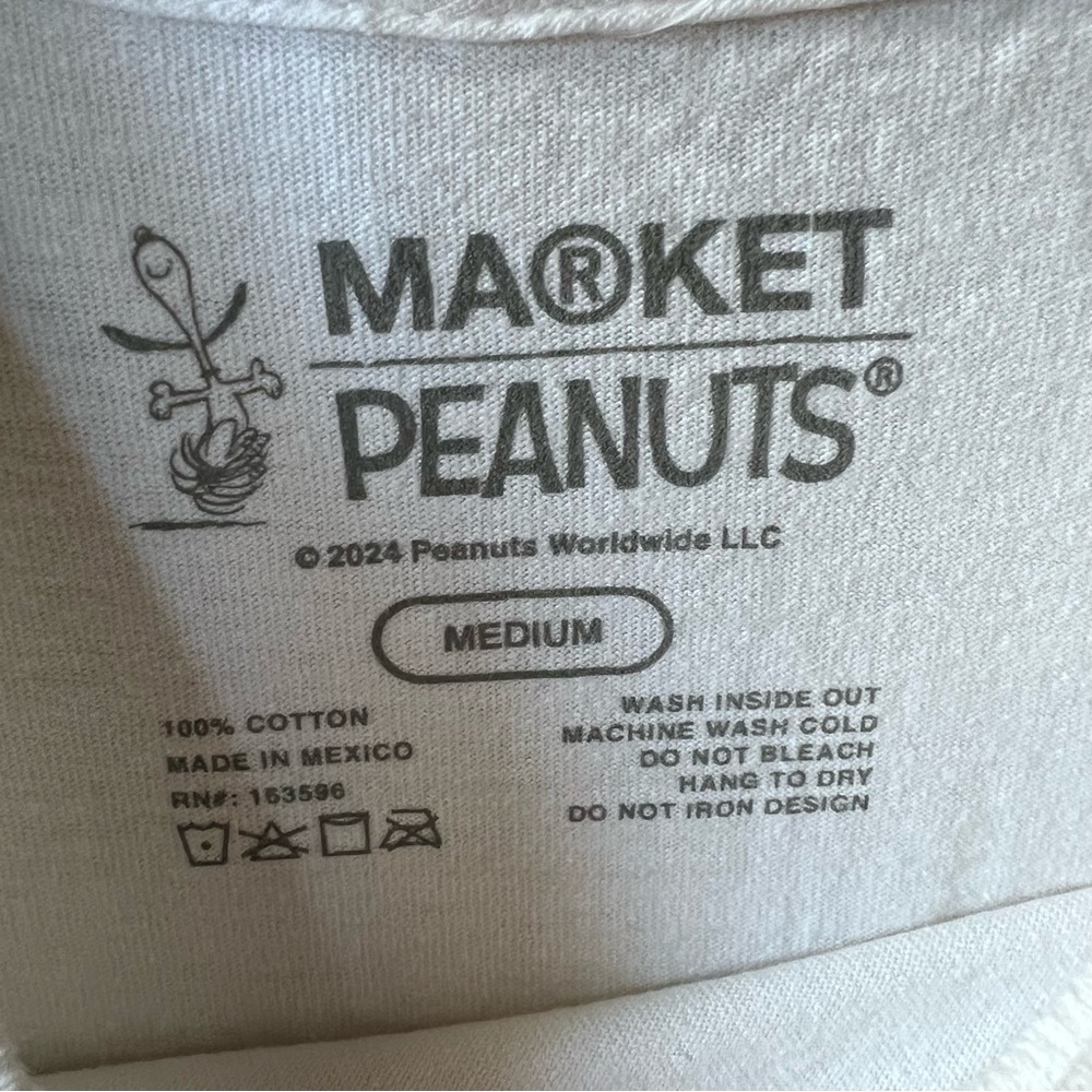 Peanuts Market Graphic Tee - Picture 4 of 7